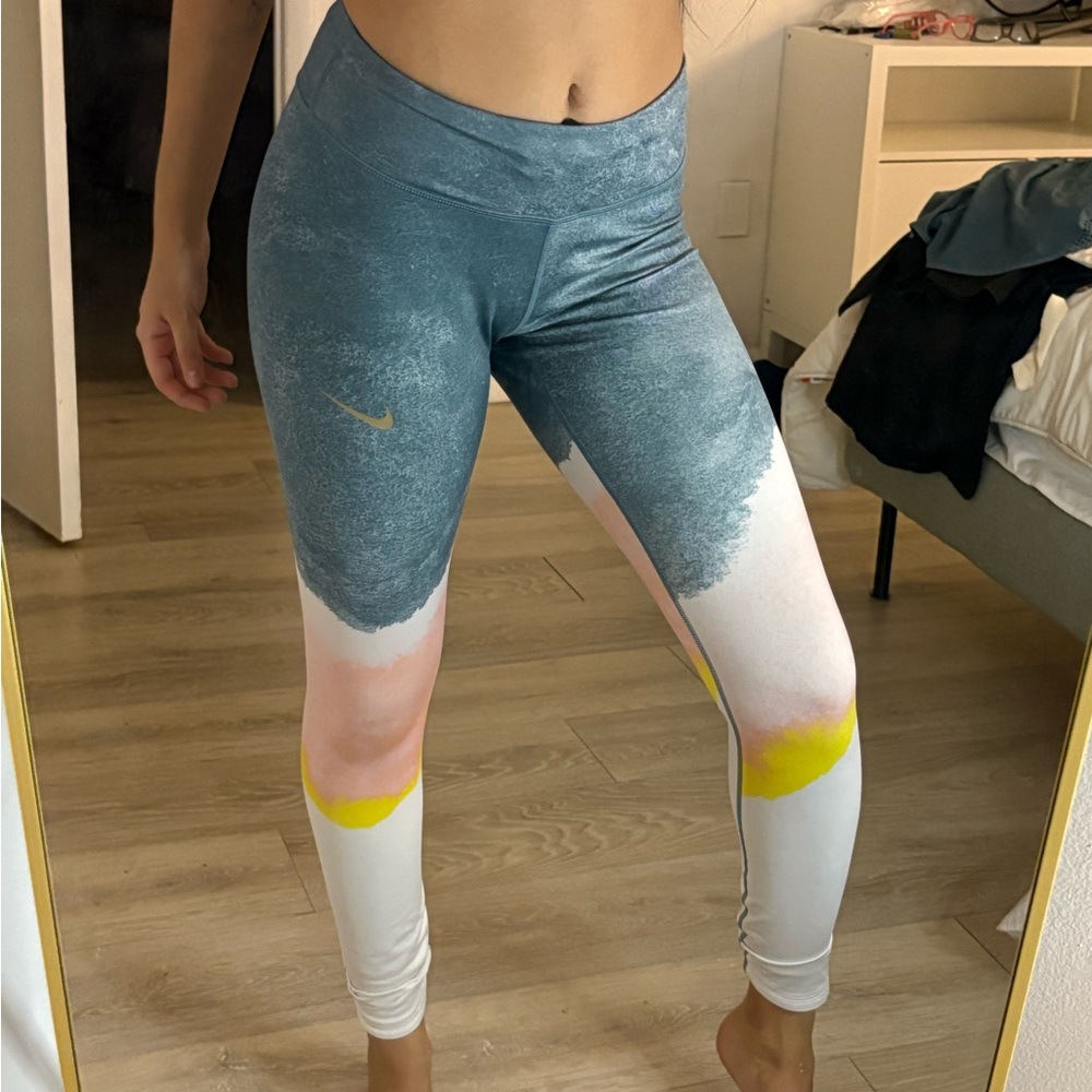 Nike Blue and White Gradient Leggings